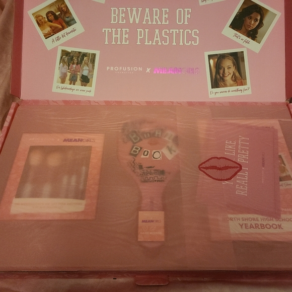 Mean Girls Profusion Make Up Box - Picture 2 of 4